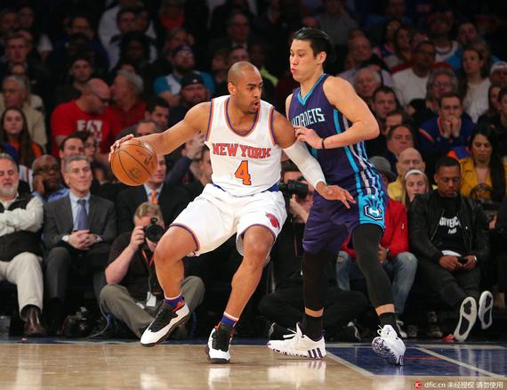 黄蜂击败尼克斯