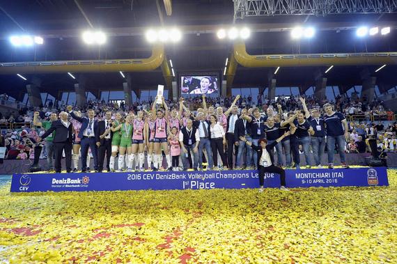 东道主卡萨尔马焦雷首次捧杯