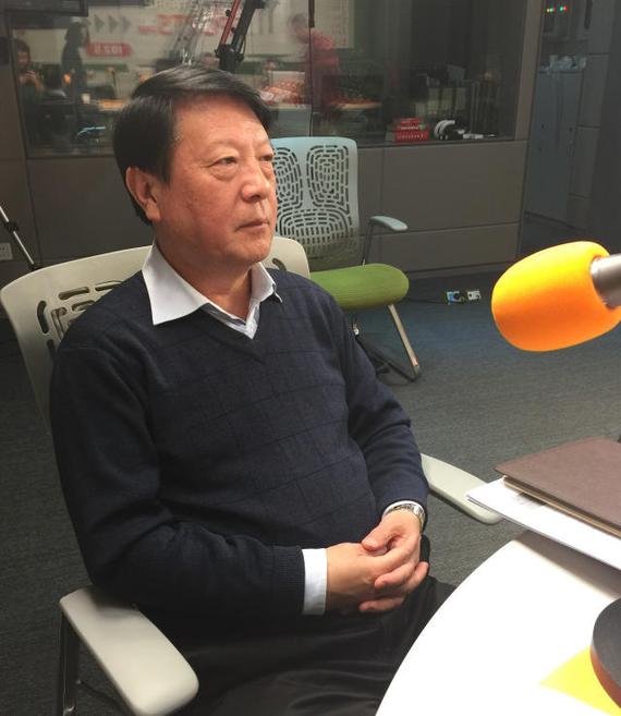 赛前双方公布了首发阵容:北京北控:18-姜波 ,23-姚亮,15-杨贵炎,32-王