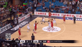 周琦抛投得分