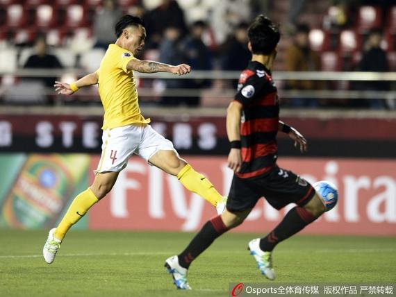 徐新下半场错过极佳进球机会