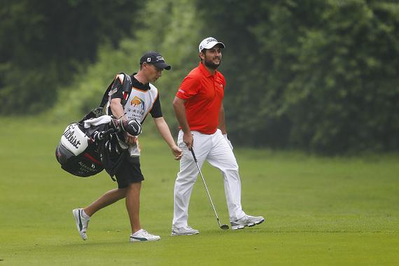 列维6洞待打并列领先