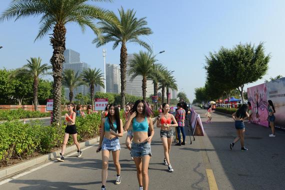 2016厦门女子半马海沧区部分道路交通限制措施通告。