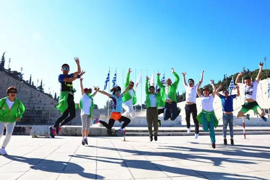 万人创业盛典代表团瞻仰希腊马拉松发源地