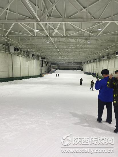 陕西首家室内四季滑雪场开业