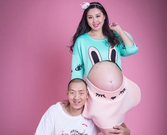 孙明明晒妻子孕照