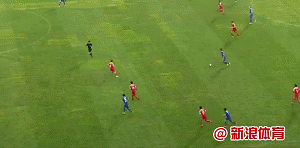 费尔南多上演“将球传给3秒后的自己”