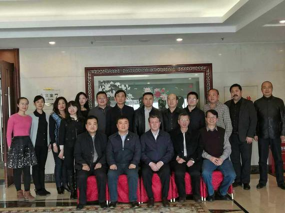 哈尼巴提常委主持召开新疆马产业促进会