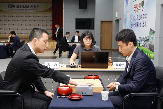 古力胜李映九晋级LG杯八强