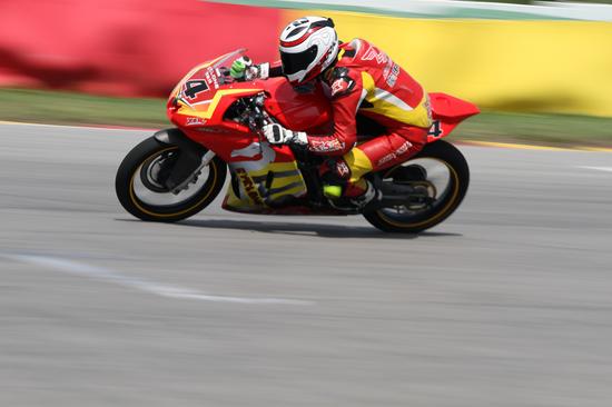 宗申赛科龙最后弯道被阻失冠军 95后小将不落下风_赛车_新浪竞技风暴