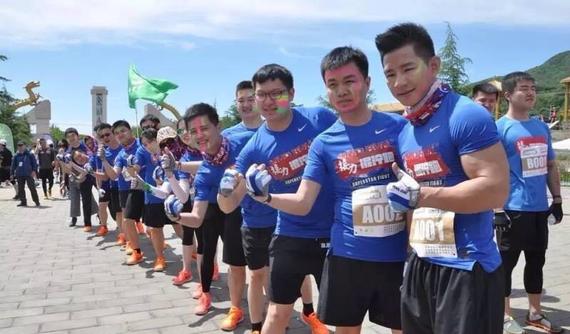 杨建平助阵泥泞跑