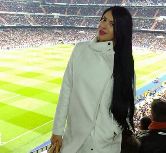 c罗新欢是皇马女球迷 长腿丰胸堪称绝色(图)