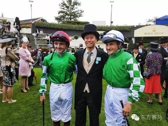 ▲中国大陆马主张月胜先生与骑师合影