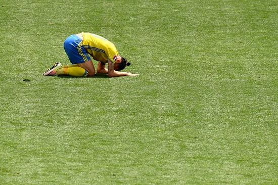 画外音:伊布也跪了,咋整,射不中呢