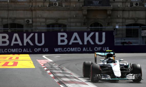 罗斯博格夺巴库赛道首个杆位