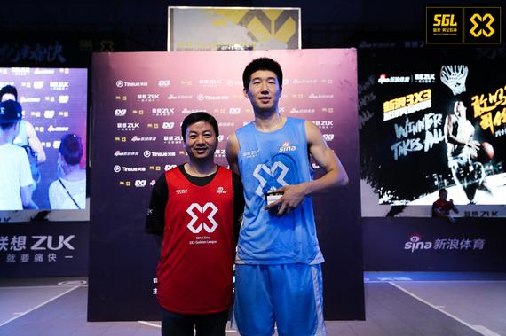 新浪3x3篮球黄金联赛南京站MVP魏政贤(蓝色球衣)