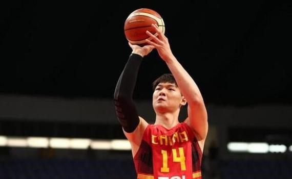 王哲林被灰熊选中！