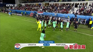 C罗悉心护理发型