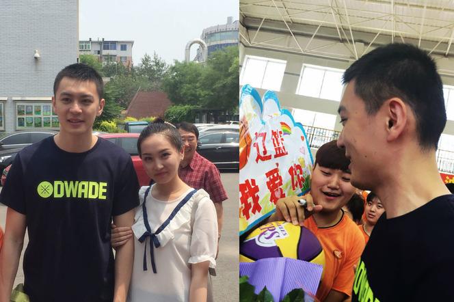 杨鸣现身高中毕业典礼人气爆棚