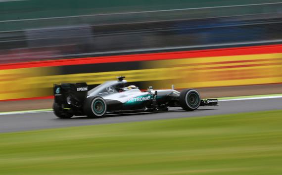 汉密尔顿再次抢占练习赛圈速头名
