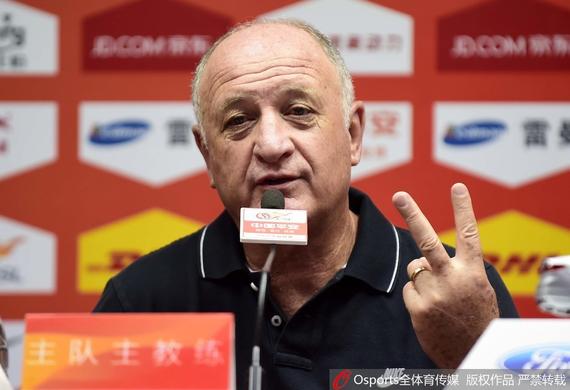 斯科拉里出席赛前发布会