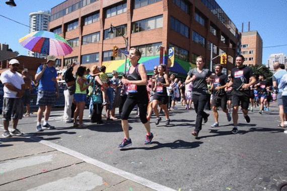 多伦多举行“骄傲跑步” 加拿大新任总理特鲁多亮相