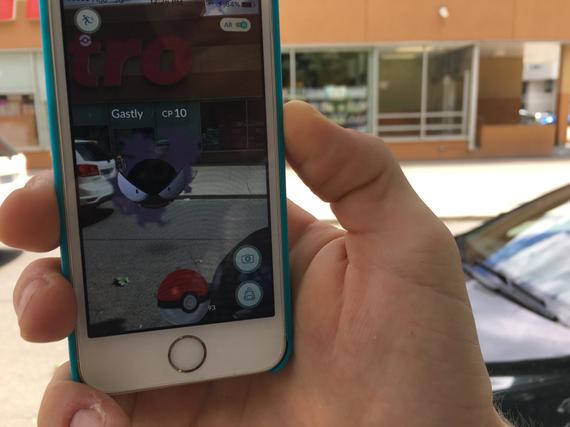 带着《口袋妖怪Go》一起跑去抓鬼斯