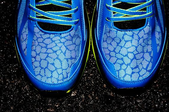 让升级后的匹克梯度科技炫光跑鞋，来给你“保驾护航”！