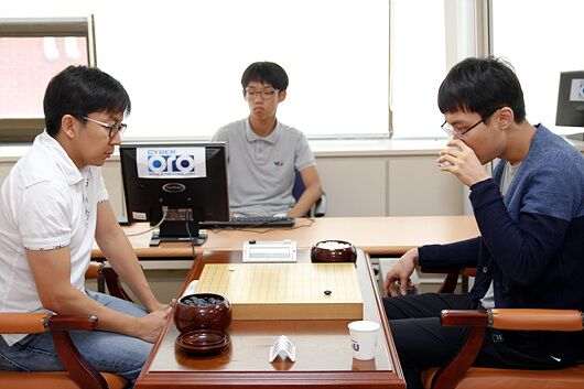 朴廷桓(右)击败睦镇硕