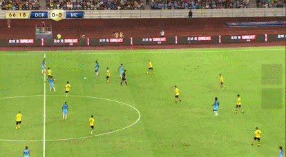 球迷对这种传递不买账