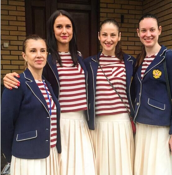 左起：埃佐娃、冈察洛娃、科舍列娃、马里金娜