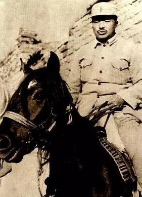 1940年3月,朱德指挥八路军打退国民党顽固派掀起的反共高潮;5月返回