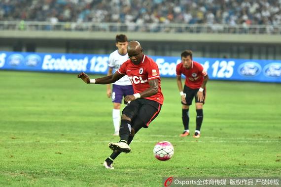 辽足老将詹姆斯-查曼加