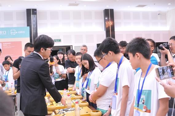 柯洁在指导棋现场