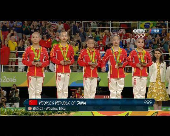 女团获得铜牌