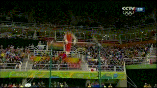 林超攀单杠怒吼