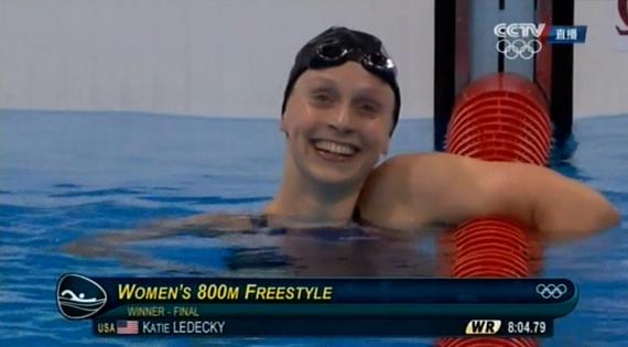 800自莱德基破纪录夺冠