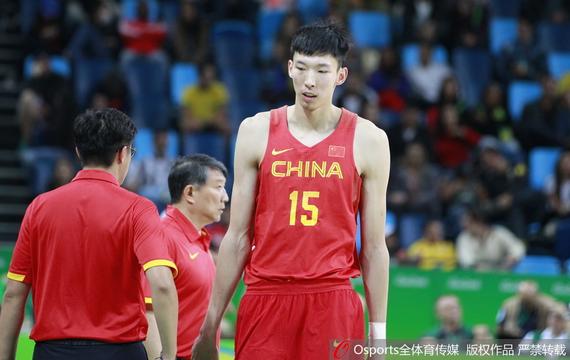 昔日的看好纷纷变成质疑，除了主帅的支持，周琦已很久未听到赞誉声