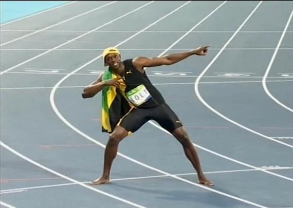 又见博尔特标志性庆祝