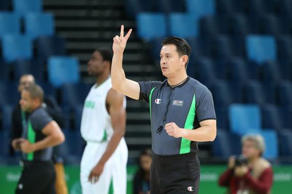 来自中国的篮球裁判段铸