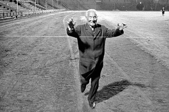 奥运史上跑得最慢的人 日本远动员马拉松跑了54年