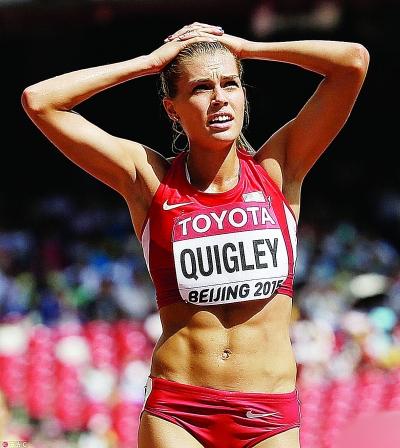 美超模参与3000米越野障碍赛