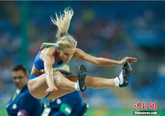 图为俄罗斯独苗克里什娜发挥不佳，仅获第九名。中新网记者 杜洋 摄