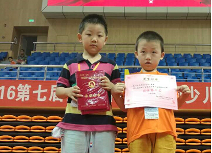 小小少年抢围棋界“头条”