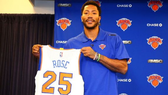 签约仪式上的罗斯