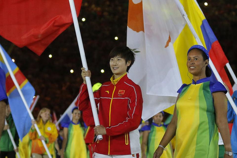 丁宁担任奥运会中国代表团旗手