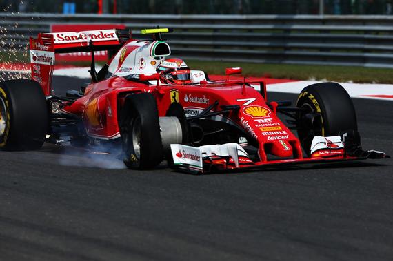 莱科宁的赛车一度严重受损