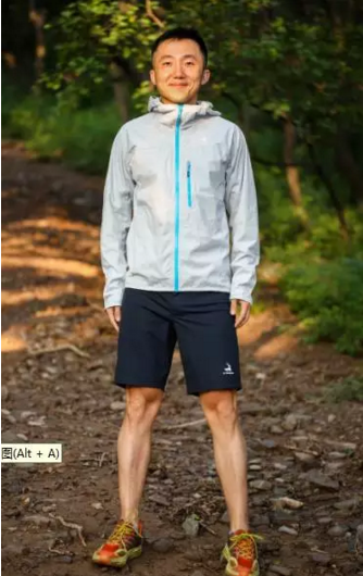 唐乐 

职业：财务 
跑龄：4年 
全马次数：30余次
个人最好成绩：3:23:03