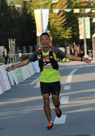 魏楷伦

职业：公务员 
跑龄：14年 
全马次数：25次 
个人最好成绩：3:14:55