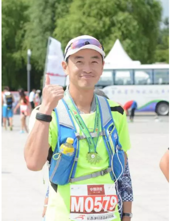 洪世庆

职业：公务员
跑龄：9年
全马次数：69次
个人最好成绩：3:04